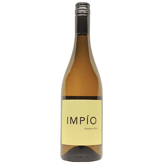 Een fles Impio Sauvignon Blanc bij Verboon Wines, een frisse en levendige wijn met karakteristieke tonen van citrus en groene appel.