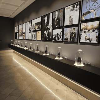 Een foto van het wijnhuis Lanson te koop bij Verboon Wines