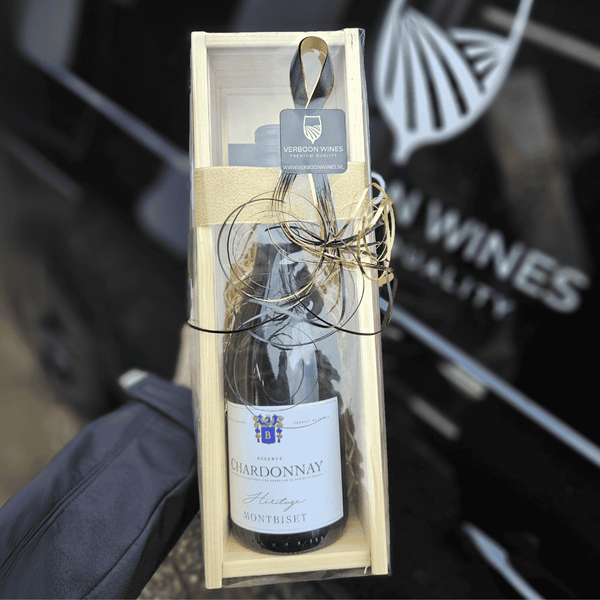 Montbiset Chardonnay in houten kist met Kaartspel