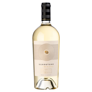 Fles Casa Ermelinda Sand Stone Branco witte wijn uit Portugal, met licht etiket en zwarte capsule op een witte achtergrond.